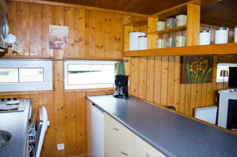 Family-friendly charming vacation home with yard, terrace & pool | Pet-friendly — photo 5