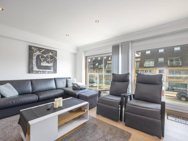 Holiday apartment with patio — photo 3