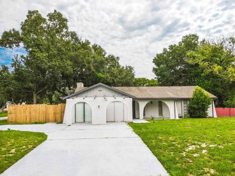Largo, FL Vacation Rentals from 54 HomeToGo