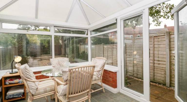 Vacation home with patio — photo 4