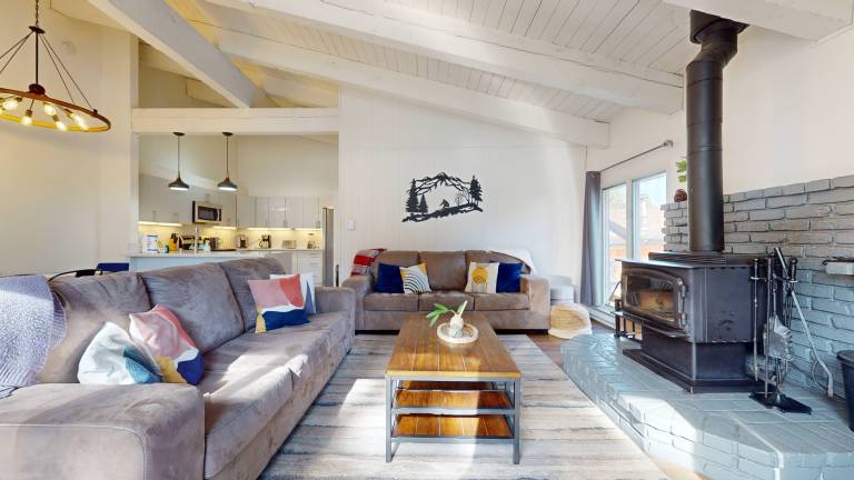 Children-friendly condo with heated pool, hot tub & patio | Pets are welcome — photo 4