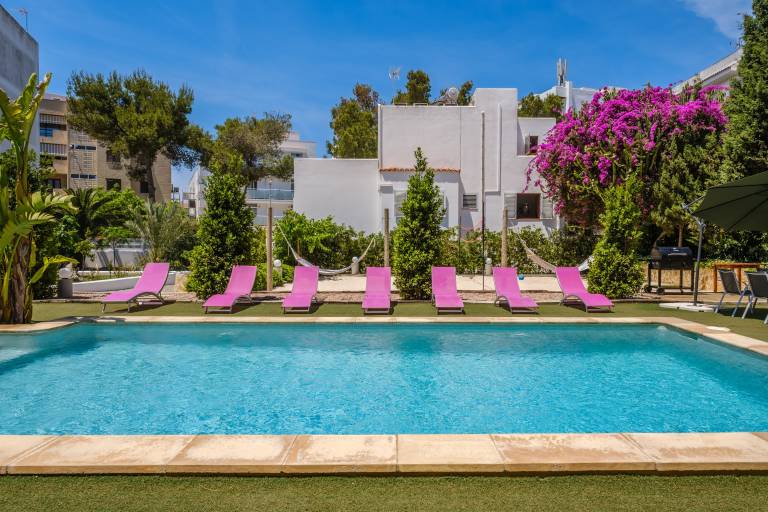 Fantastic Villa in Central Location with Pool, Wi-Fi and Air Conditioning, Pets Allowed in Sant Antoni de Portmany