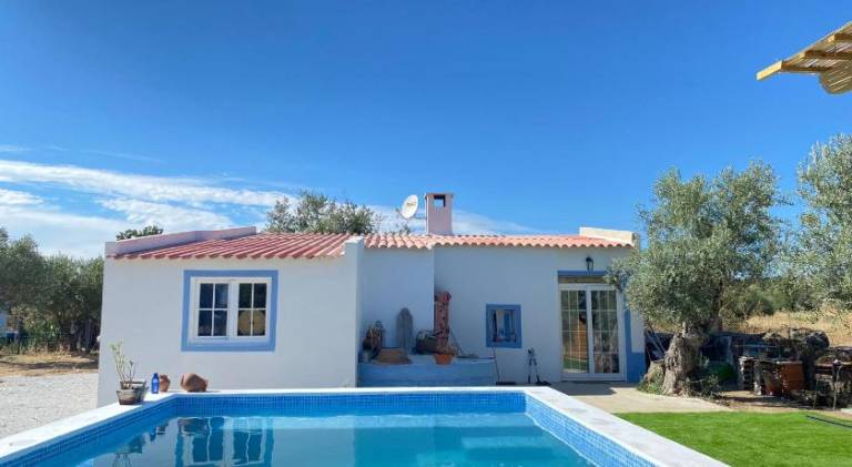 Vacation home with pool in Évora