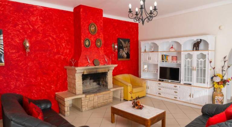 Villa with barbecue, pool & jacuzzi — photo 2