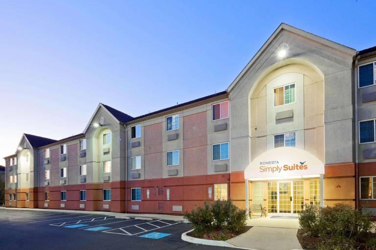 Sonesta Simply Suites Philadelphia Mount Laurel in Mount Laurel, NJ