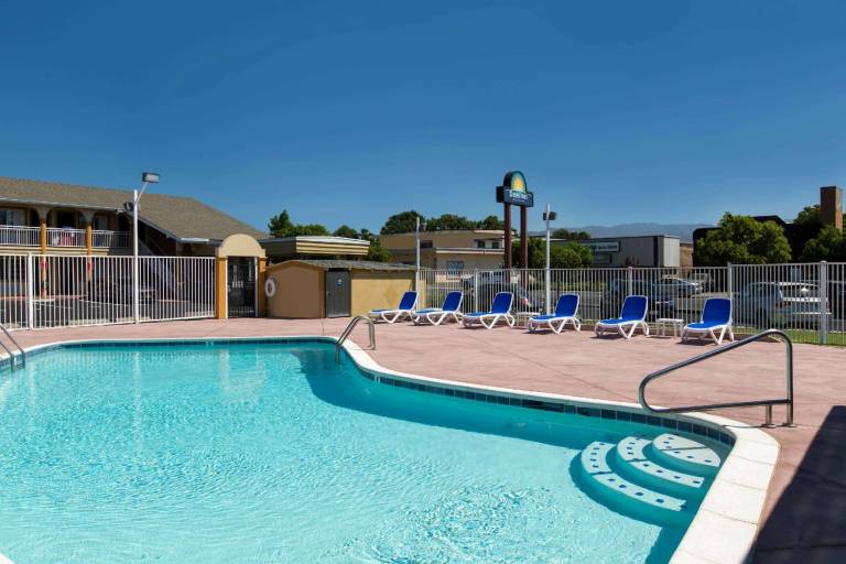 Days Inn by Wyndham Ukiah — photo 4