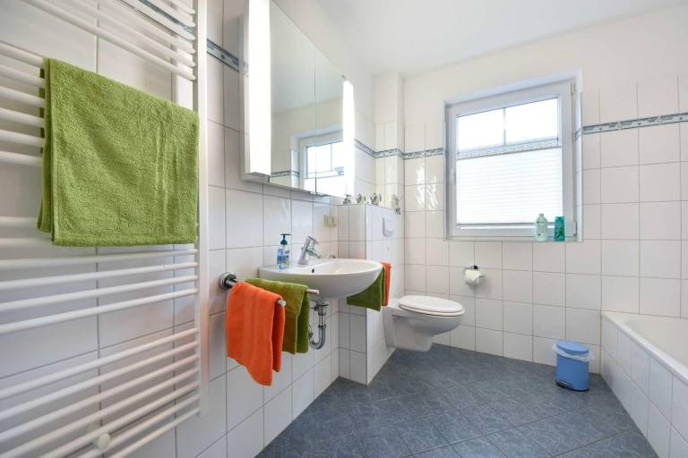 Elunia - Ferienwohnung mit Balkon, Garten und privatem Parkplatz in Heringsdorf — photo 5
