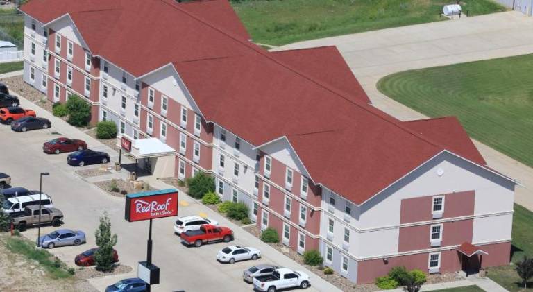 Red Roof Inn & Suites Dickinson in Dickinson, ND