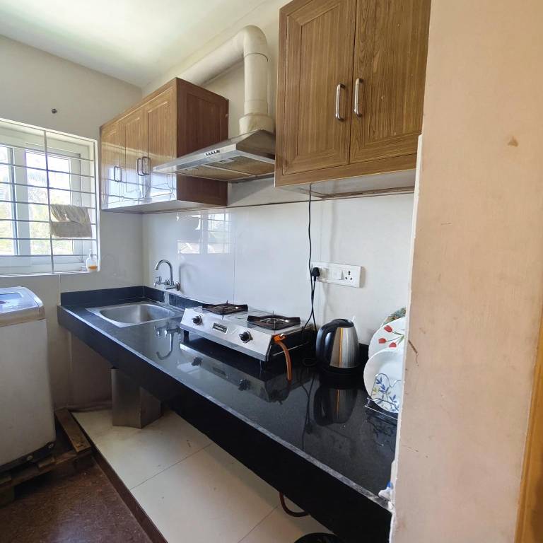 Smart Home Service Apartment by Stayz Royale — photo 4
