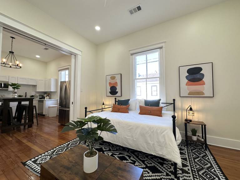 House Mid-City