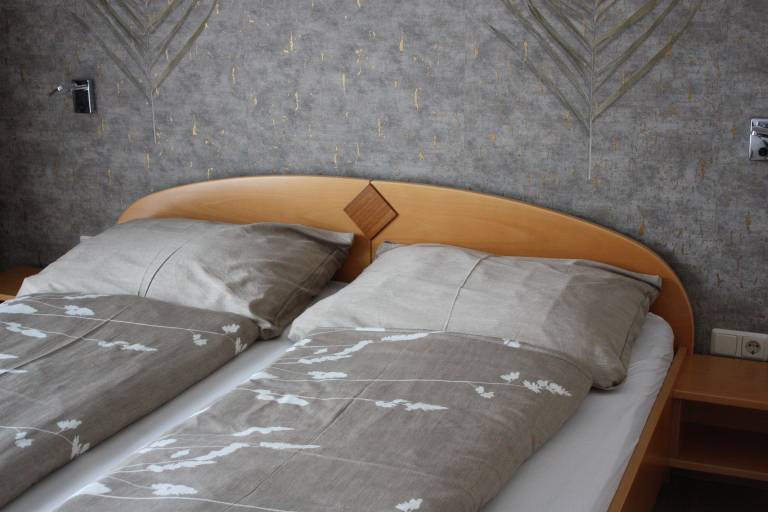 Dreibettzimmer Dusche WC Balkon