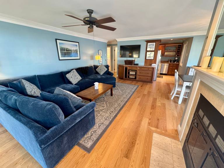Condo  Brewster