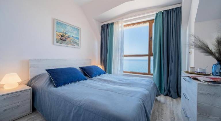 Apartment with pool, yard & terrace | Close to the beach | Dogs allowed in Varna
