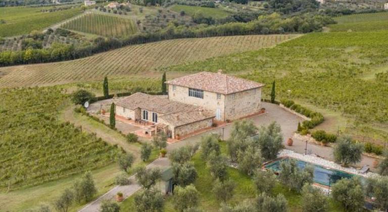 Farm with pool, garden & patio in Castelnuovo Berardenga