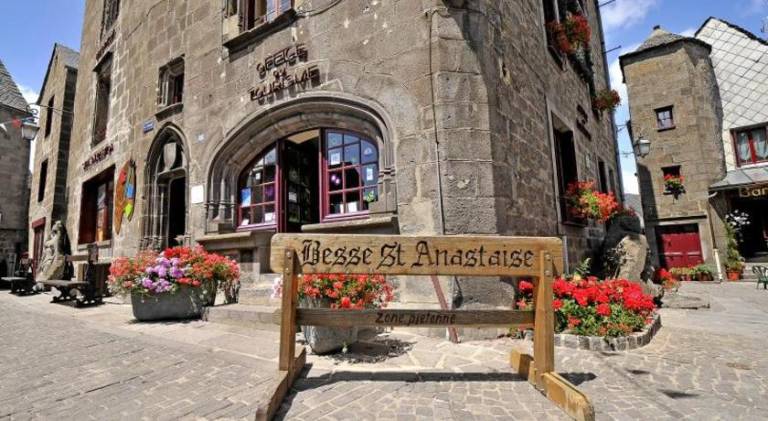 Vacation home with 3 rooms for 10 persons in Saint-Die