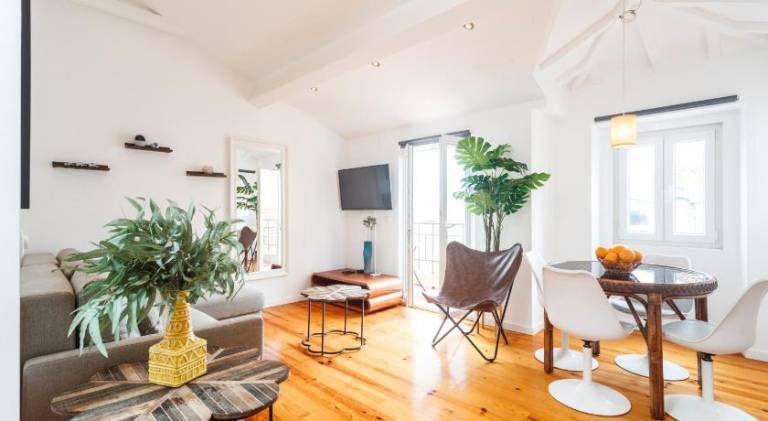 Bica Blue 1BR Loft w Riverview n AC by LU Holidays — photo 3