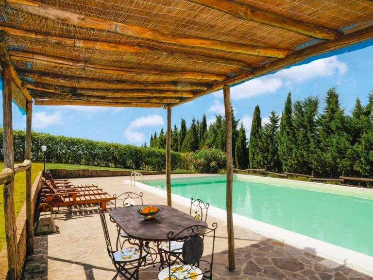 Child-friendly house with terrace, private pool & yard | Nature view | Pet-friendly — photo 2