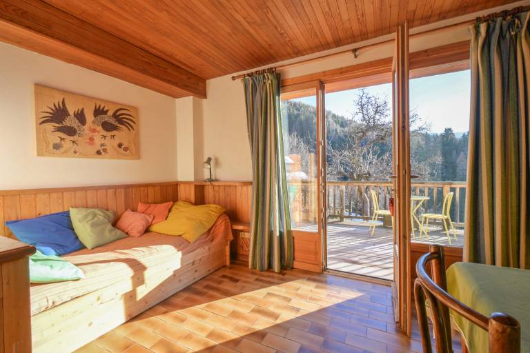 Apartment 'Chalet Paisible' with Mountain View, Private Terrace and Wi-Fi — photo 3