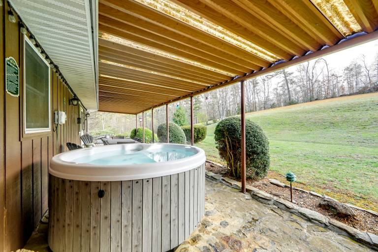 Scenic Asheville Area Retreat: Hot Tub & Game Room — photo 2
