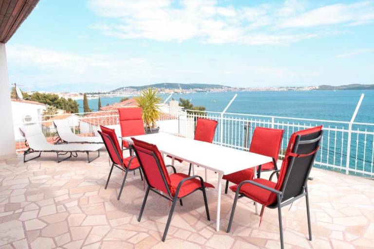 Ferienwohnung in Seget Donji, Trogir, Kroatien für max. 5 Personen Ferienwohnung in Seget Donji, Trogir, Kroatien für max. 5 Personen