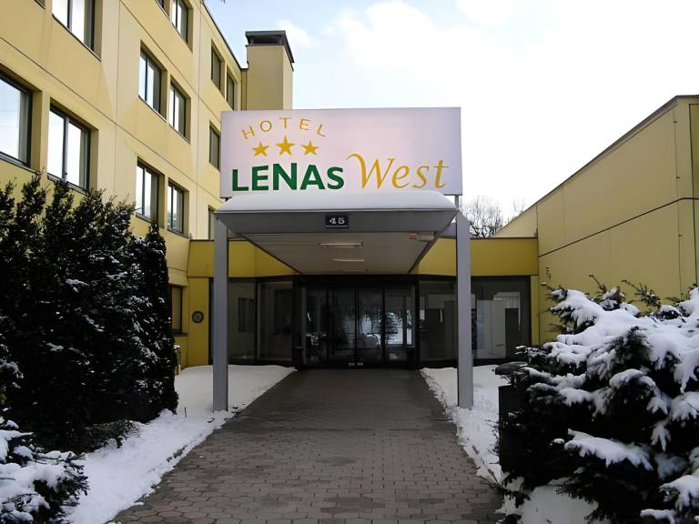 Lenas West Hotel