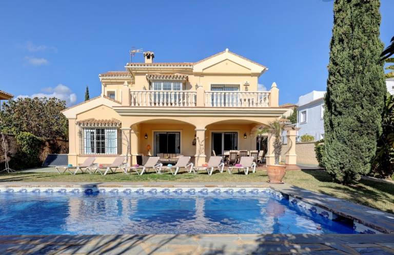 Villa  Casares