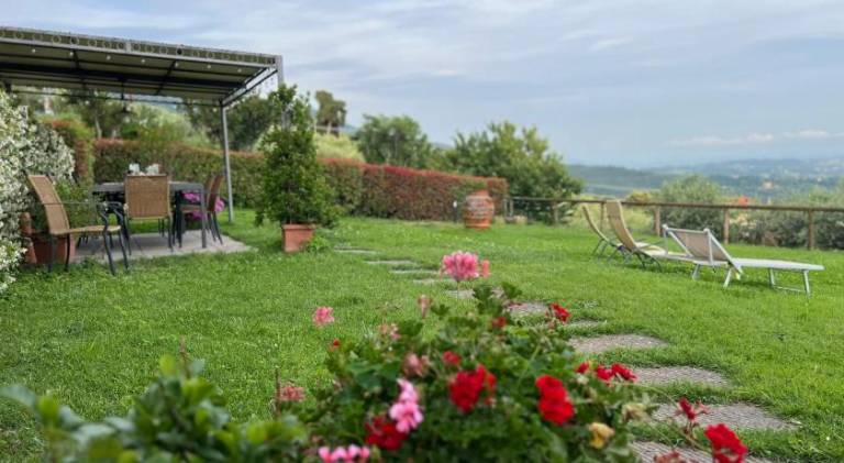 House with 3 rooms for 6 persons in Lucca