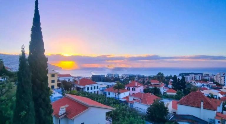 Spacious Summer Fresh Family Apartment with Panoramic Sea Views in Funchal — photo 5