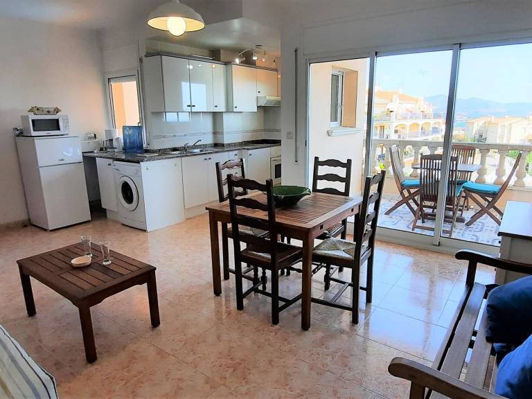 Apartment with barbeque & pool | Beach nearby | Dogs allowed — photo 2