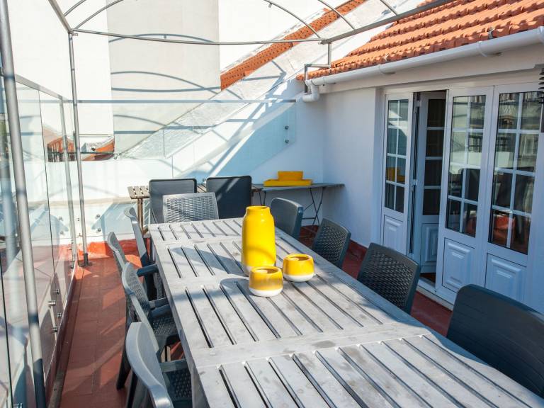 Rental apartment with patio — photo 3