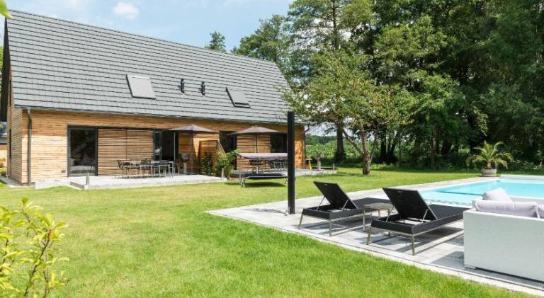Beautiful vacation home with pool, yard & terrace | Pets allowed — photo 4