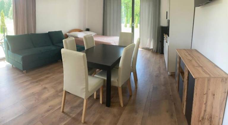 Apartment with barbecue, garden & patio — photo 5