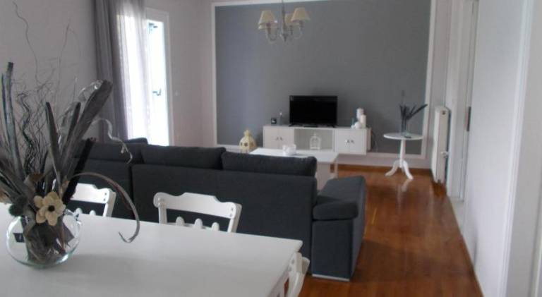Villa with garden, BBQ & patio — photo 2