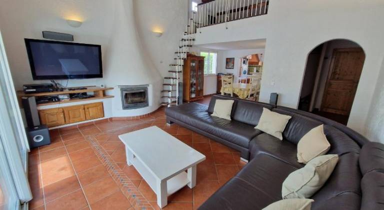 Fully equipped pleasant villa with grill, garden & private pool | Perfect for remote work | Pet-friendly — photo 2