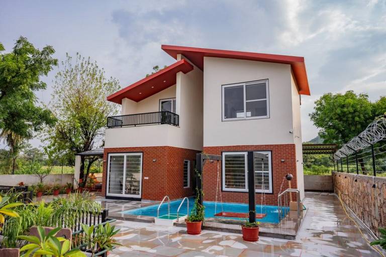 Vacation home with pool, grill & garden | Water view | Perfect for remote work | Pets are welcome in Udaipur
