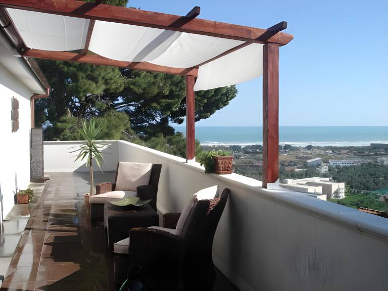 Serviced apartment with grill, garden & patio — photo 4