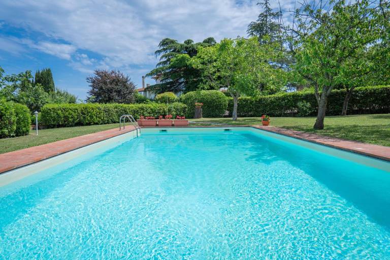 Charming rental with barbeque, terrace & private pool | Pet-friendly — photo 4