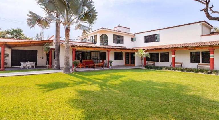 Villa with jacuzzi & pool — photo 4