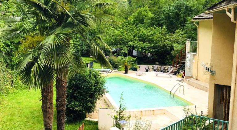 Apartment with barbeque, garden & pool — photo 5