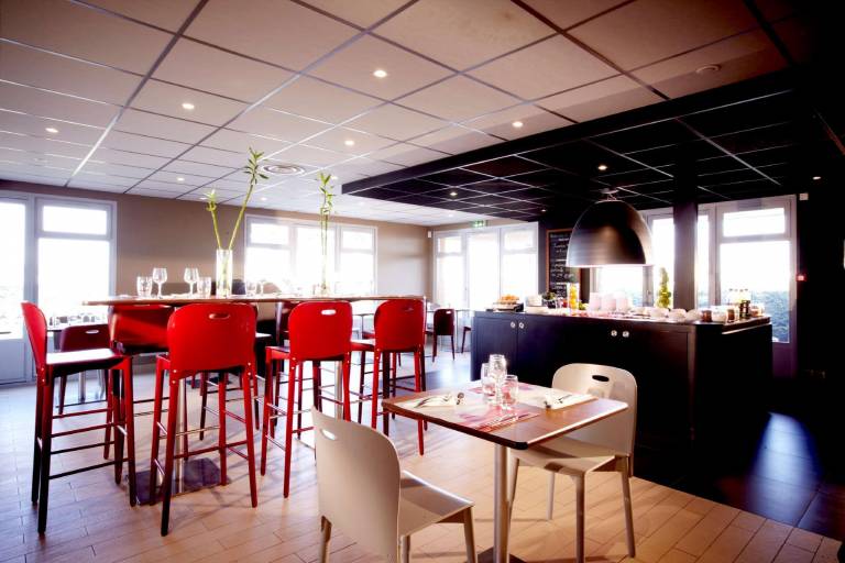 Campanile Villejust Za Courtaboeuf Hotel — photo 2