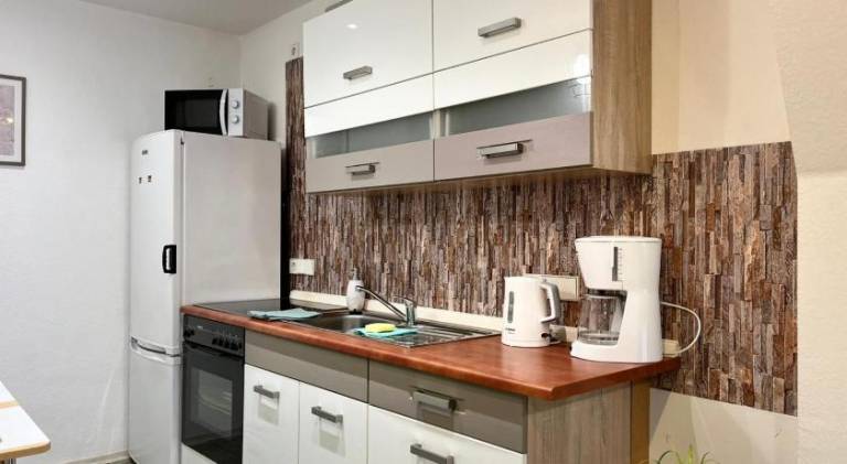 Rental apartment with yard, barbeque & patio | Suitable for remote work — photo 3