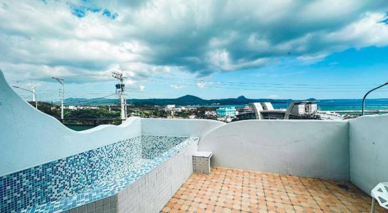 W24 Kenting Homestay, Houbih Lake No. 2 Building — photo 2