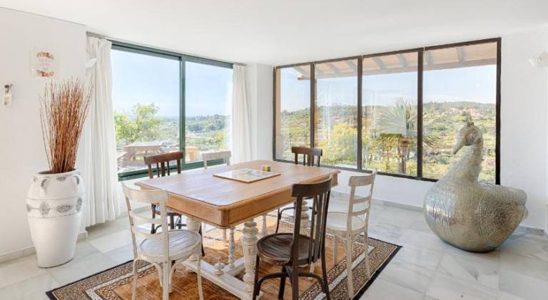 Spacious vacation home with pool | Dogs allowed — photo 3