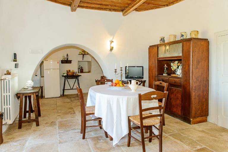 B b Masseria Pozzo Tre Pile dates back to the eighteenth century — photo 4