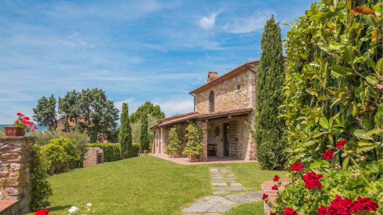 Family-oriented beautiful villa with barbeque, garden & private pool | Pets are welcome — photo 5
