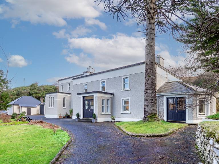 Nice house with yard | Suitable for remote work | Pets allowed in Galway