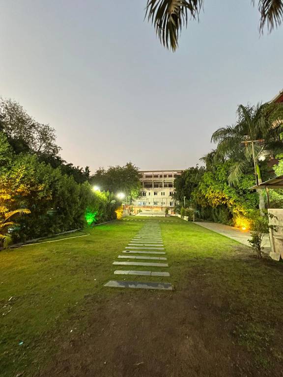 Royal Garden Resort