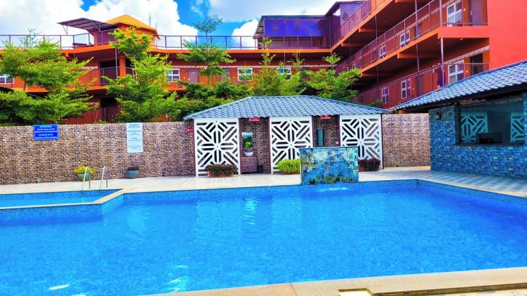 Resort  Begur Lake