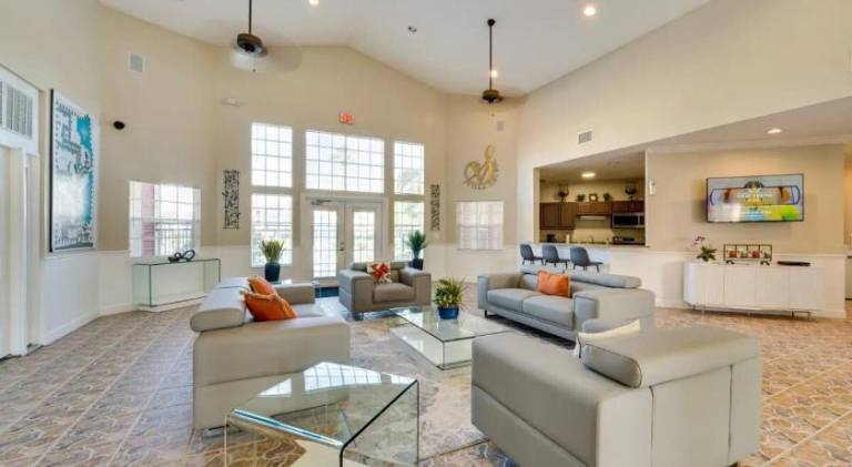 Lovely rental apartment with jacuzzi & pool | Pets allowed — photo 3