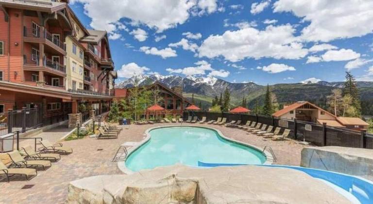 Vacation home with pool | Ski nearby | Suitable for remote work | Pets are welcome — photo 2